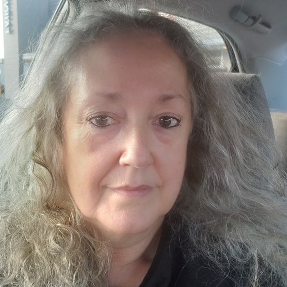 Meet your Posher, Dorothy - Picture 2 of 9